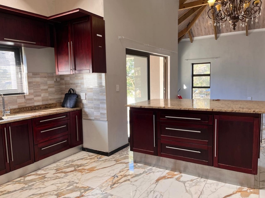 4 Bedroom Property for Sale in Palmiet Western Cape